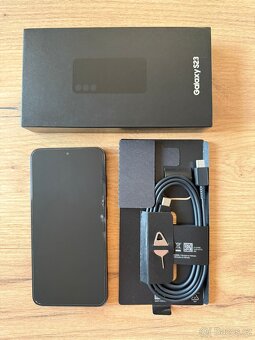 Samsung Galaxy S23 5G 8 GB / 128 GB - černý - 3