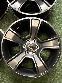 6x139.7 R20 Dodge RAM 1500 - ORIGINÁL Alu - černé - 3