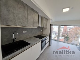 Pronájem mezonetového bytu 2+kk, 44 m2, Náměstí Osvoboditelů - 3