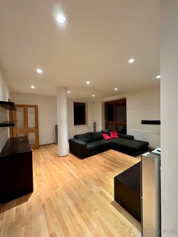 Pronájem bytu 2+1, 75 m² – Praha 8 – Kobylisy - 3