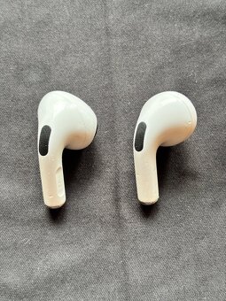 Sluchátka Apple AirPods Pro (1.generace) - 3