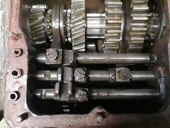 Praga v3s převodovka - 3
