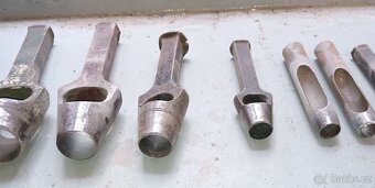 Historické výsečníky na kůži a gumu 5 cm- 1 cm - 3