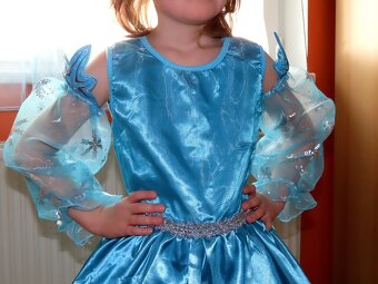 Překrásné dlouhé šaty princezna Elza + plášť vel.122/128. - 3