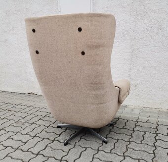 Velke retro otocne kreslo usiak usak Up Zavody - 3