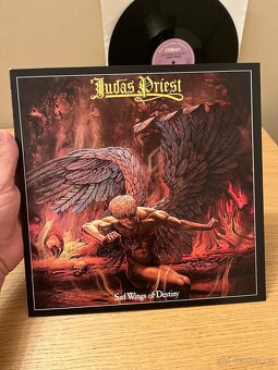 Judas Priest – Sad Wings Of Destiny - 3