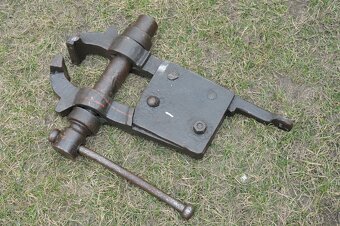 Starožitný velký kovářský svěrák - 3