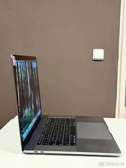 MacBook Pro 15” 2019 CTO Touch Bar - 3