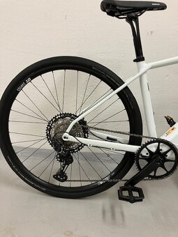Lehké elektrokolo Canyon 15,6 kg - 3