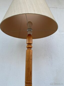 Masivní podlahová lampa - 3