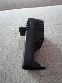 Nabíječka AA, AAA, 9V BATERIÍ - 3