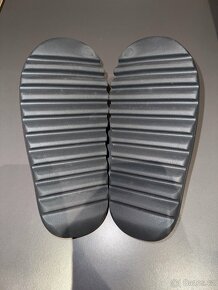 Yeezy Slide Onyx - 3