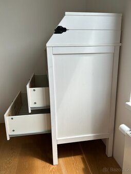 Bílá přebalovací komoda IKEA - 3