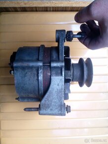 Alternátor z Audi 80 2.0, 1.9 TD, 1.6 TD - 3