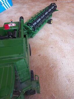 Bruder Kombajn JonDeere za 600kč - 3