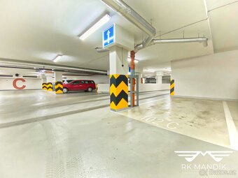 Pronájem, garážové stání 13m2, ul. Kytlická, Praha - Prosek - 3