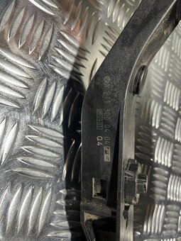 //Plynový pedál s potenciometrem Mercedes W163-W251 // - 3