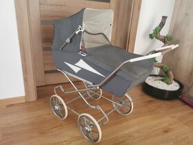 Kočárek pro panenky Liberta retro - 3