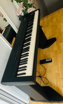 Digitální piano ROLAND XP1 - 3