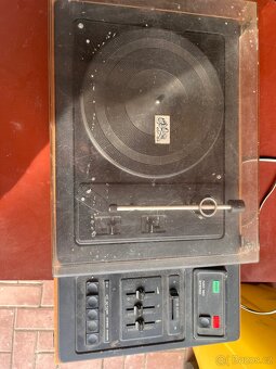 Gramofon Tesla NZC 150 - 3