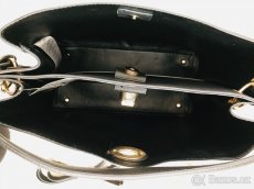 Černá kabelka s přívěskem Orsay - 3