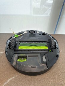 Robotický vysavač iRobot Roomba i7+ - 3