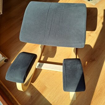 (Prodáno 6.5.) Ergonomická čalouněná klekací židle RENAR - 3