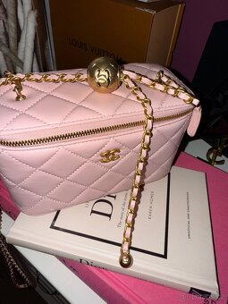 CHANEL - 3