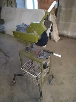 Pila na kov - 3