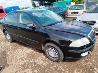 Octavia2 1.9 TDi krátká,před fac.černá metalíza - barva 9910 - 3
