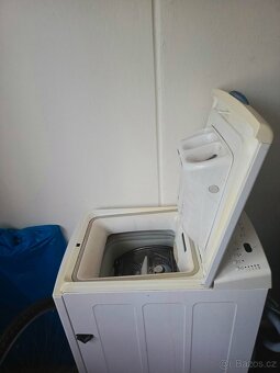 Prodám pračku Whirlpool na 5kg prádla, horní plnění. - 3