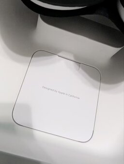 Sluchátka AirPods Max v barvě „Midnight“ s konektorem USB-C. - 3