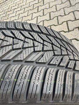 Pěkné zimní pneu Hankook 225/40R18 92V, rok 2022 - 3