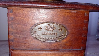 Prodám - starý mlýnek na kávu 2 - 3