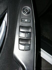Hyundai i30-vypinač na stahování oken. - 3