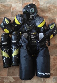 Výstroj Bauer ultrasonic+taška,dres a další - 3