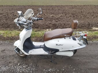 Prodám elektroskútr Guever. - 3