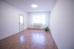 Prodej  bytu 2+1 s balkónem, 68 m2, Mírová ulice, Loket - 3