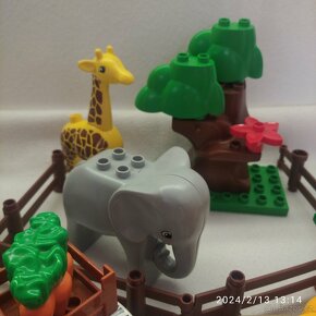 Lego duplo 5634 Krmení v Zoo - 3