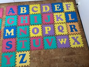 Pěnové puzzle 2x26ks abeceda 8ks navíc 9ks čísla a ks navíc - 3