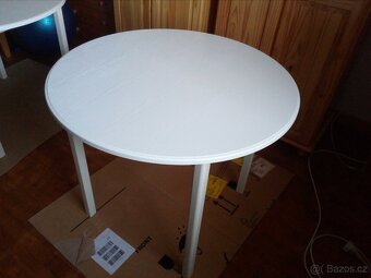 Prodám jídelní stůl kulatý 90cm - 3
