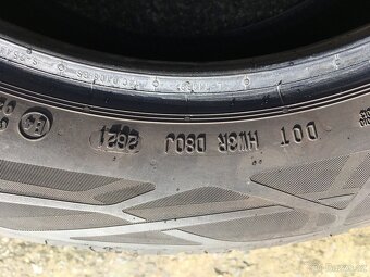 Continental 215/55R17 V - 3