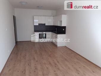 Světlý byt 2+kk/B s balkonem (54,2 m2 + 5,8 m2 balkon), 1.pa - 3