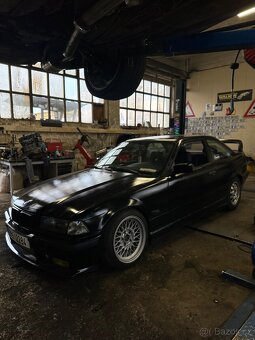 BMW e36 328i kupe - 3