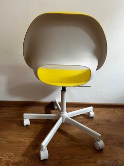 IKEA otočná žlutá židle - 3