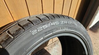 Letní Nokian 225/45/r17 94Y - 3