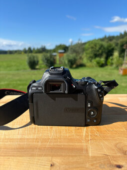 Fotoaparát: Canon EOS 250D - 3