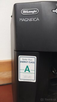 Kávovar DeLonghi ESAM 4000 . Cena 3200Kč - 3