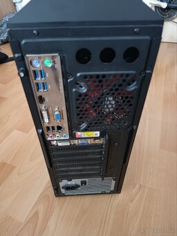 Stolní počítač Evolveo - 3