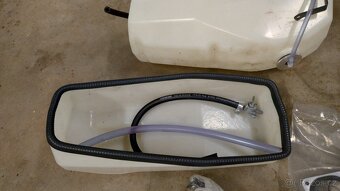 KTM 690 přídavná nádrž R/G - 3